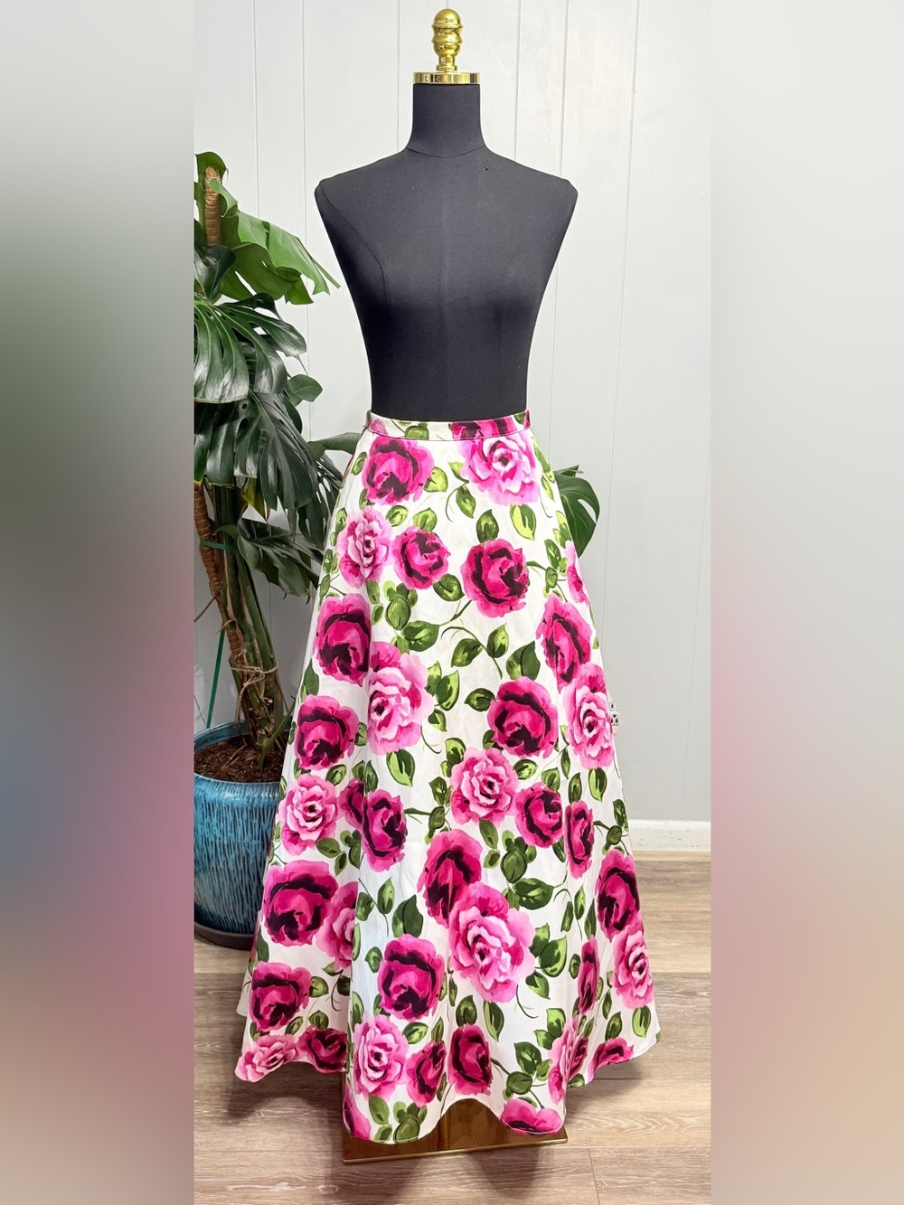 B Darlin White Maxi Puff-Skirt with Pink Rose Print Size 1/2
